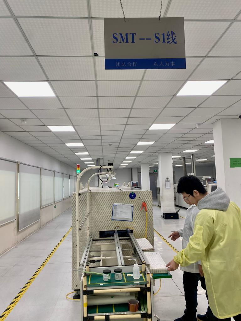 創(chuàng)新創(chuàng)業(yè)活力涌動(dòng) 就業(yè)大省電子產(chǎn)品研發(fā)促就業(yè)觀察